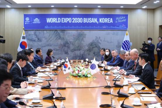 Members of the Enquiry Mission received detailed presentations of the candidature project